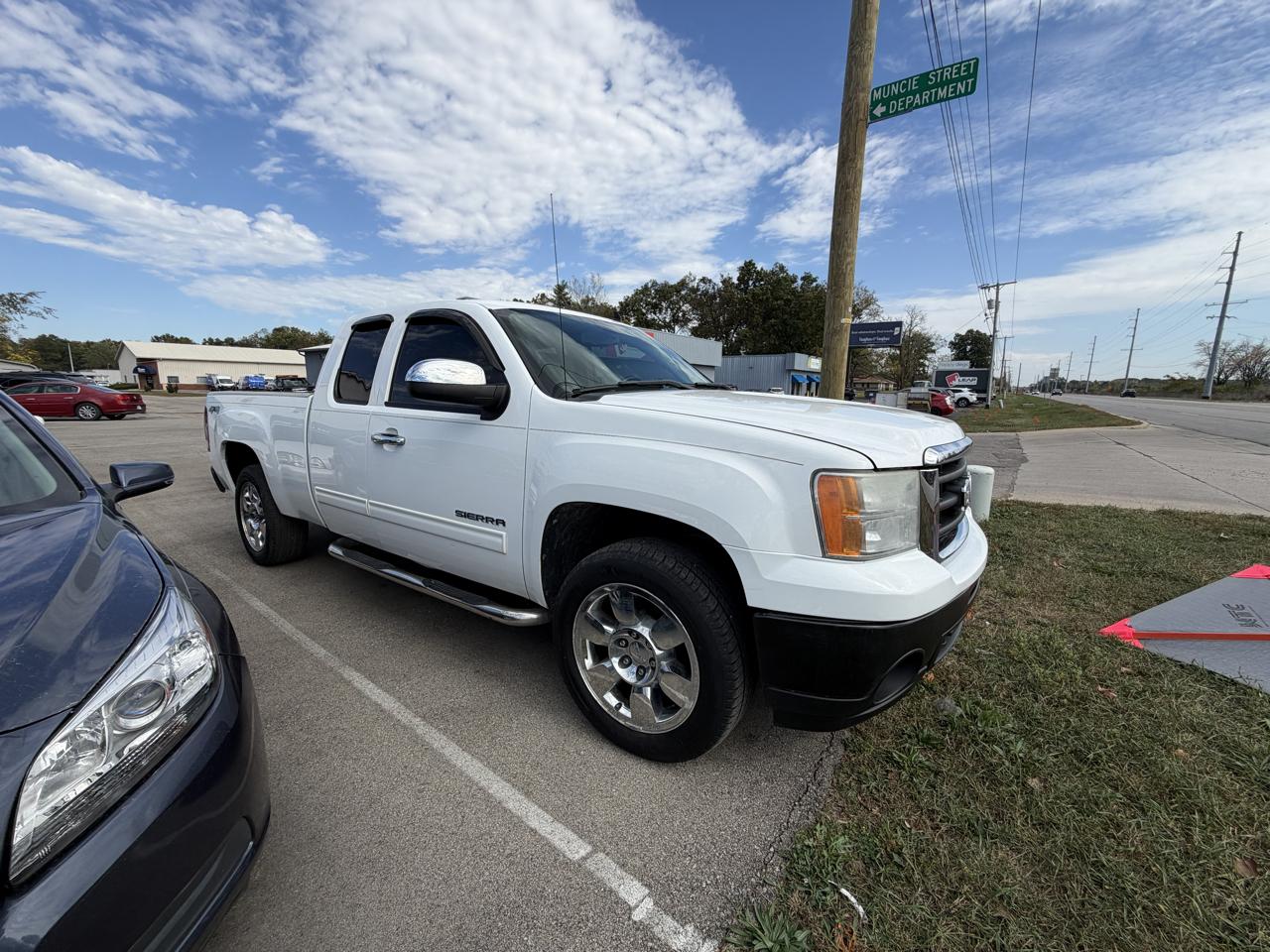 GMC Sierra 1500 SLE Ext. Cab 4WD 2011
