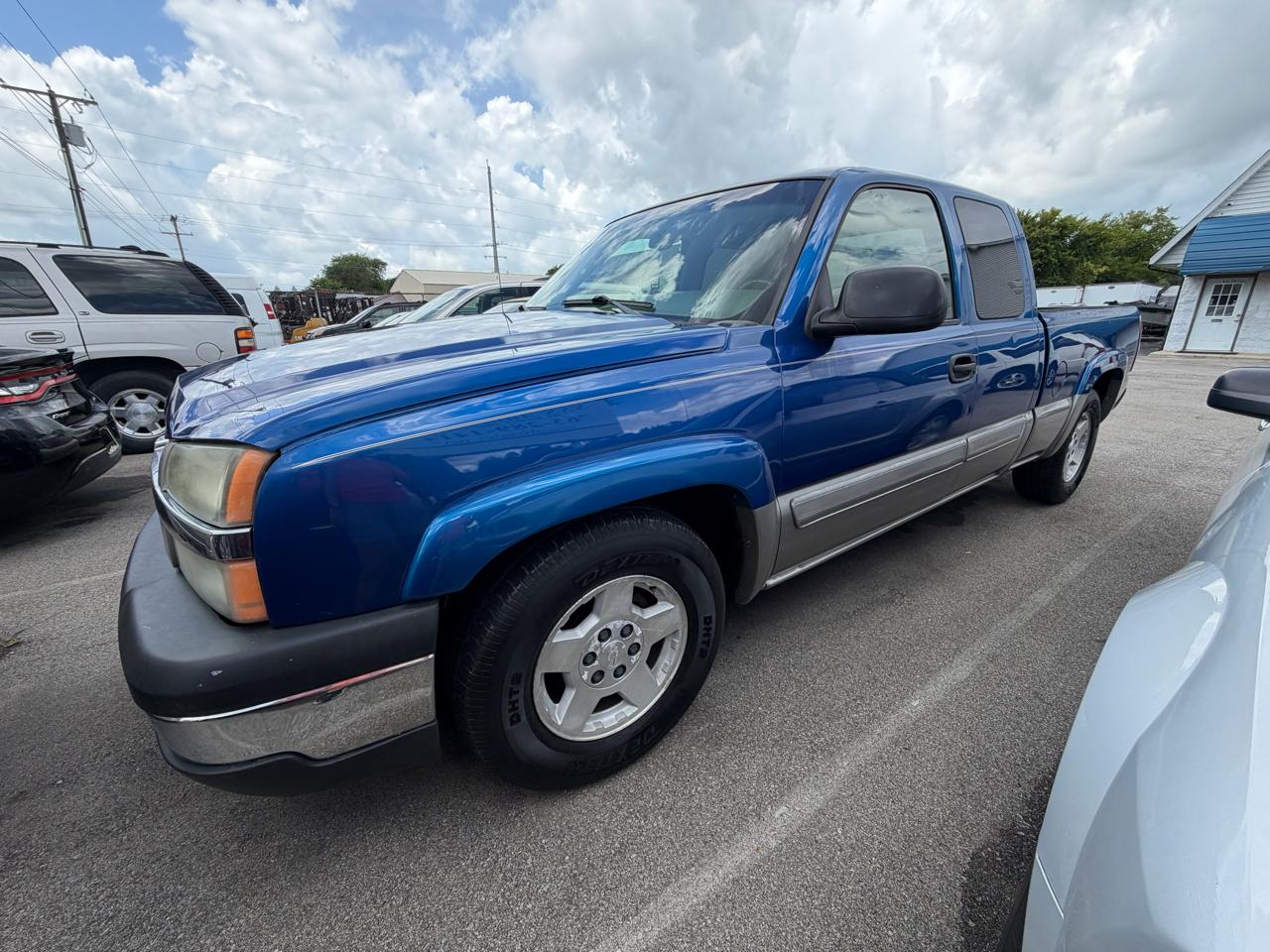 Chevrolet Silverado 1500 Ext. Cab Short Bed 2WD 2003