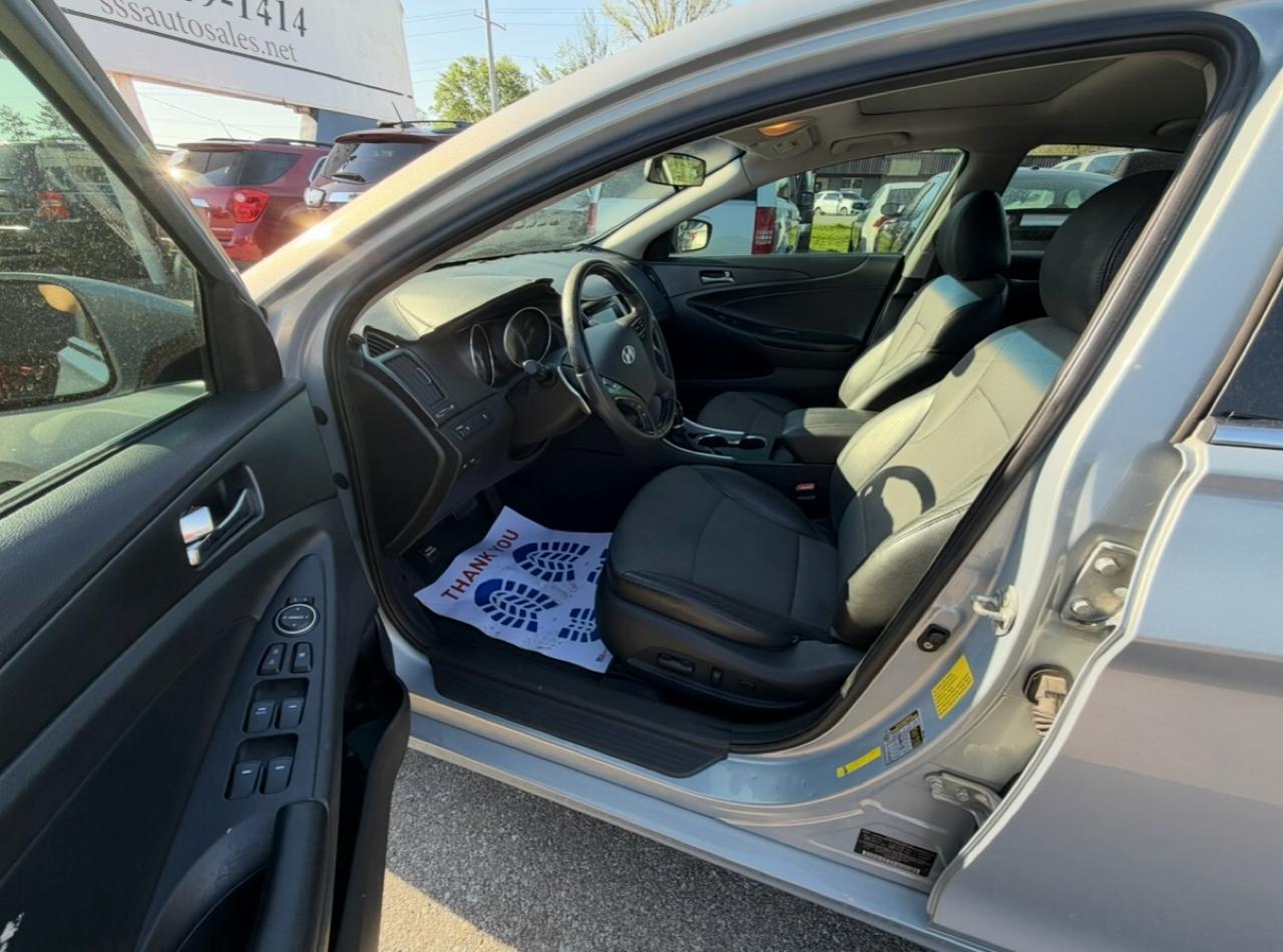 Hyundai Sonata SE Auto 2011