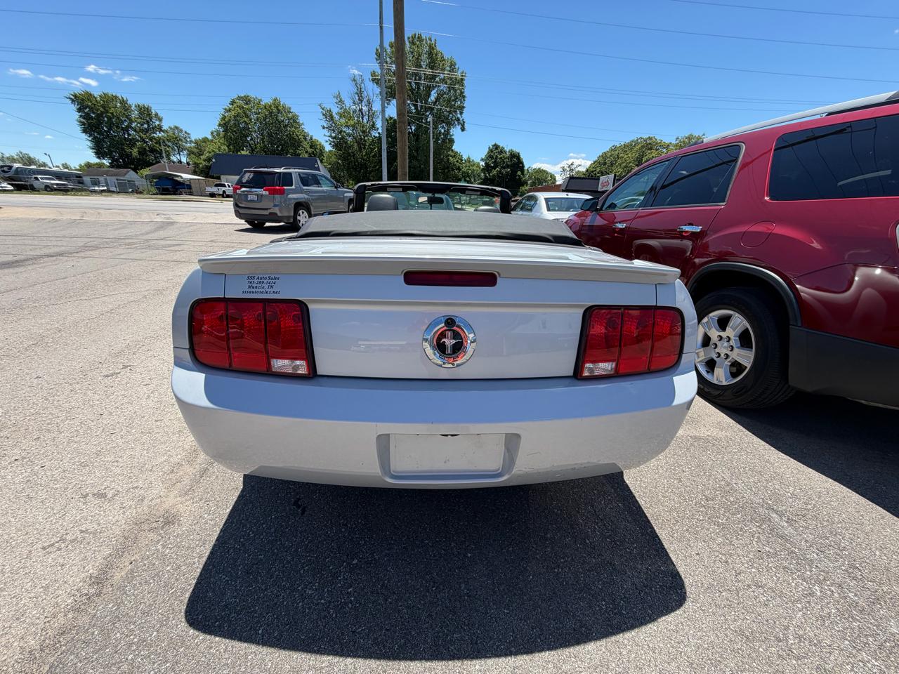 Ford Mustang V6 Deluxe Convertible 2007