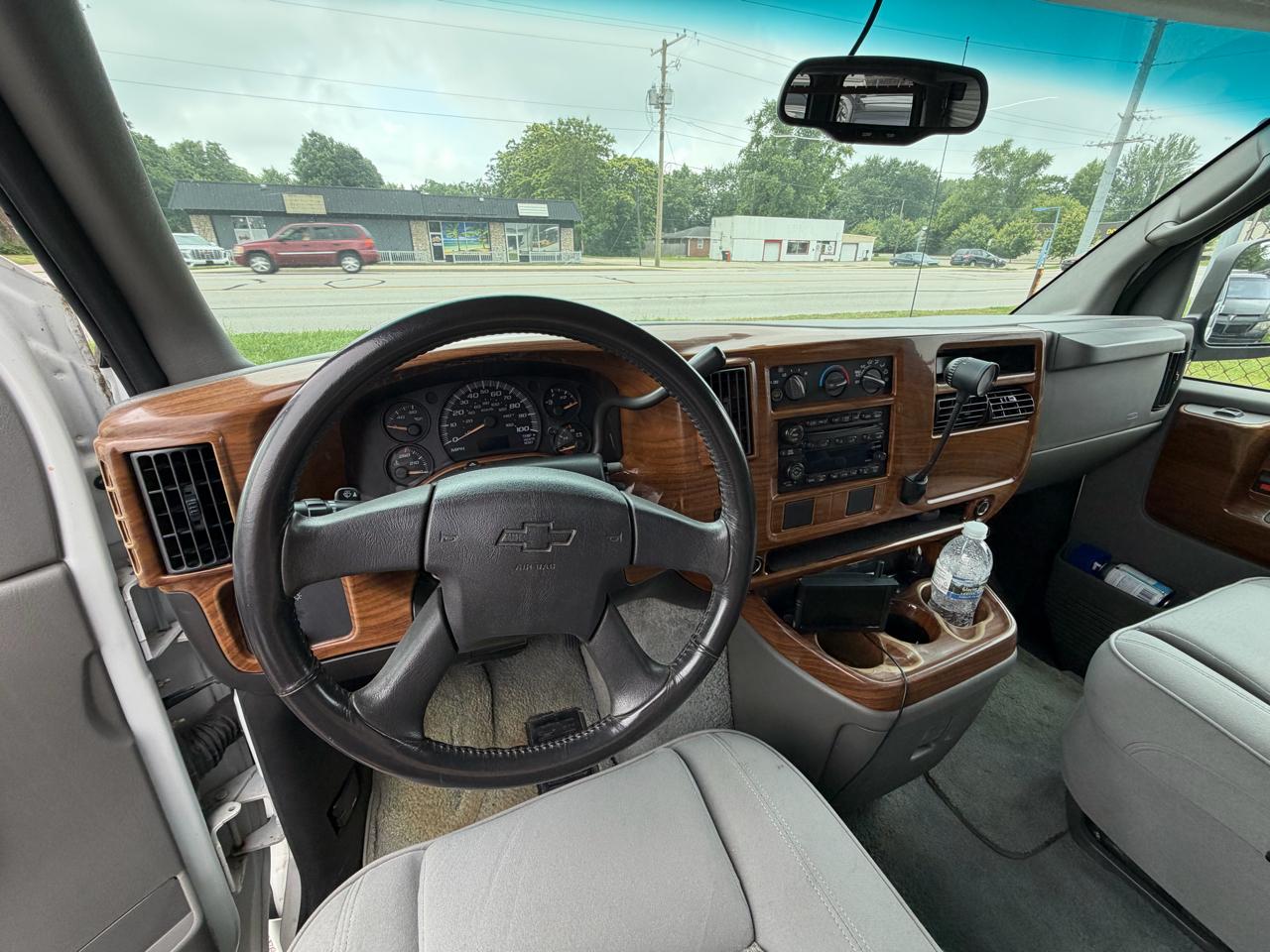 Chevrolet Express 1500 Cargo 2004