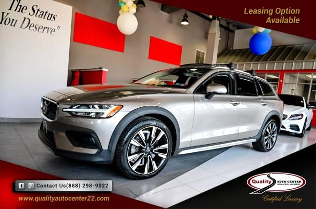 2020 Volvo V60 Cross Country T5 AWD, Pro Pkg, Heated Rear Seats