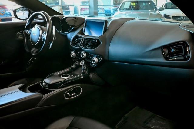 Aston Martin Vantage  2022