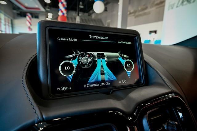 Aston Martin Vantage  2022