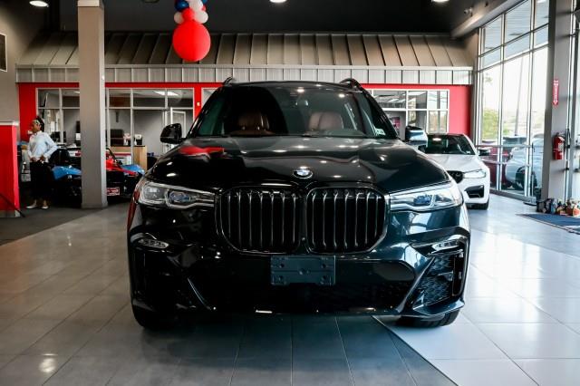 BMW X7  2021
