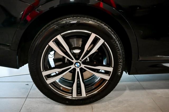 BMW X7  2021