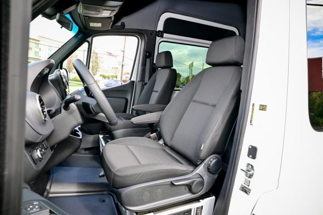 Mercedes-Benz Sprinter  2025