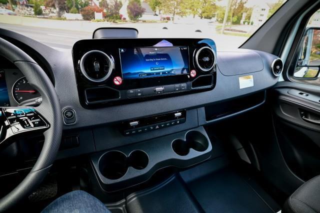 Mercedes-Benz Sprinter  2025