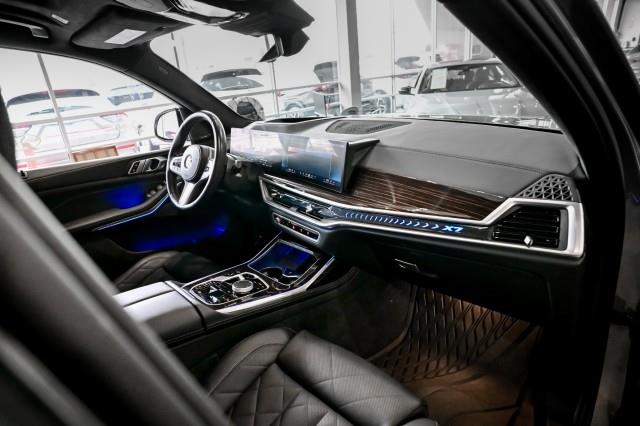 BMW X7  2024