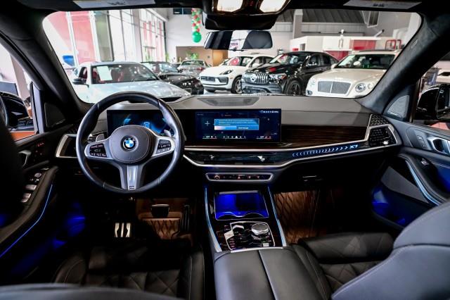 BMW X7  2024