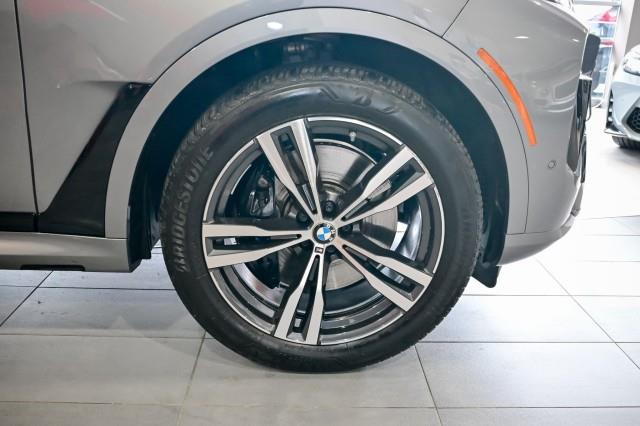 BMW X7  2024