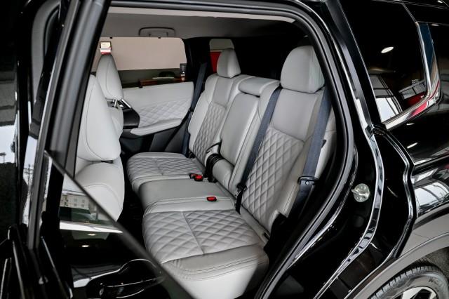 Mitsubishi Outlander  2024