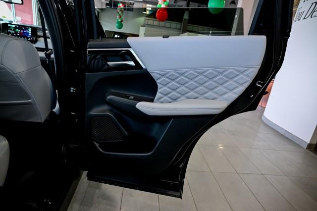 Mitsubishi Outlander  2024