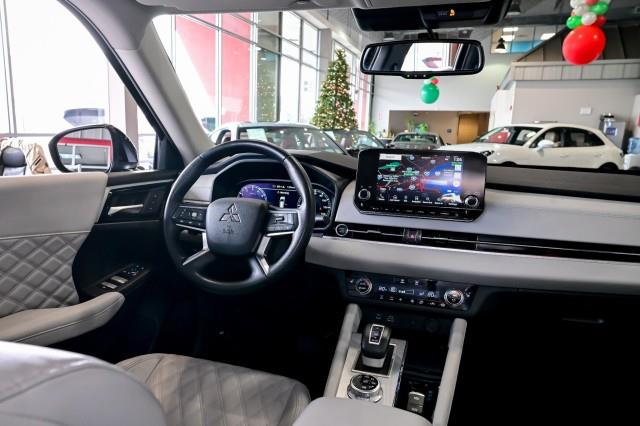 Mitsubishi Outlander  2024