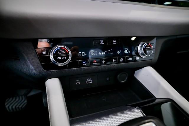 Mitsubishi Outlander  2024