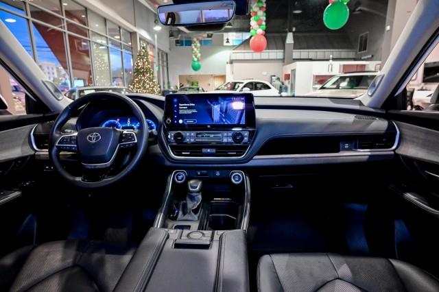 Toyota Grand Highlander  2024