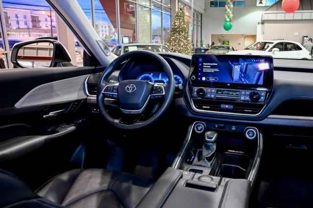 Toyota Grand Highlander  2024