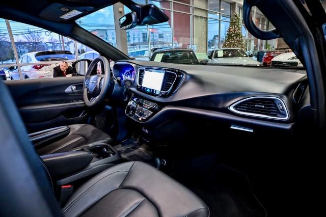 Chrysler Pacifica  2025