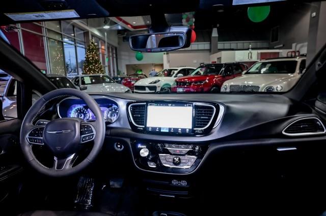 Chrysler Pacifica  2025