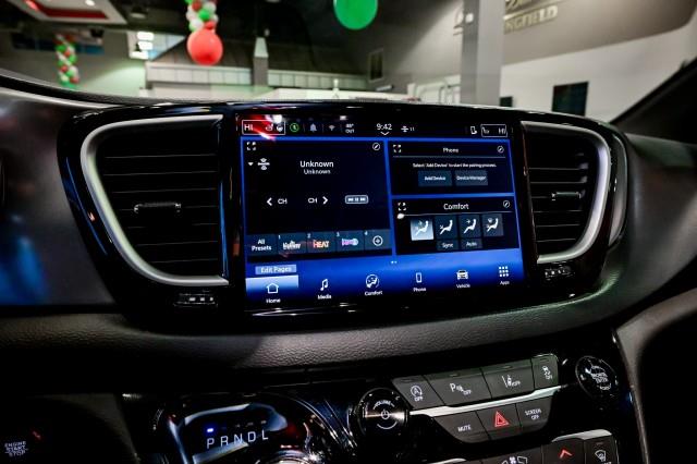 Chrysler Pacifica  2025