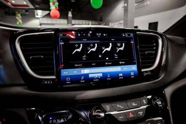 Chrysler Pacifica  2025