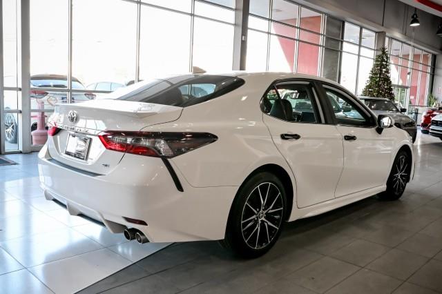 Toyota Camry  2024