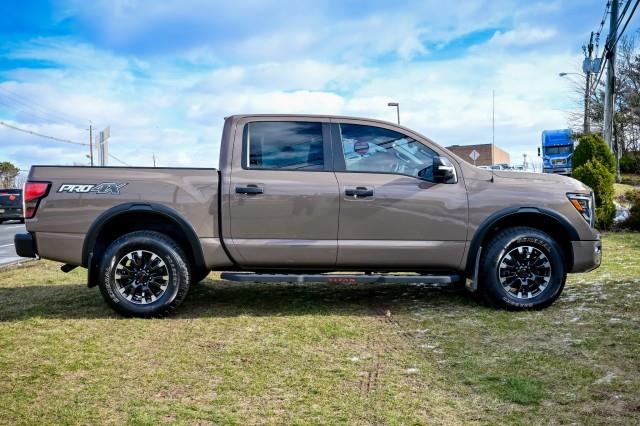 Nissan Titan  2021