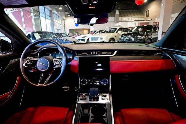 Jaguar XF-Series  2024