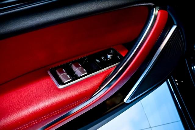 Jaguar XF-Series  2024