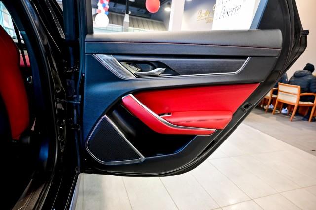 Jaguar XF-Series  2024