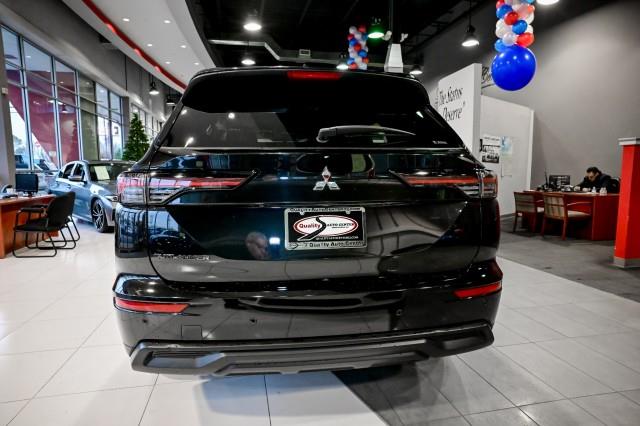 Mitsubishi Outlander  2025