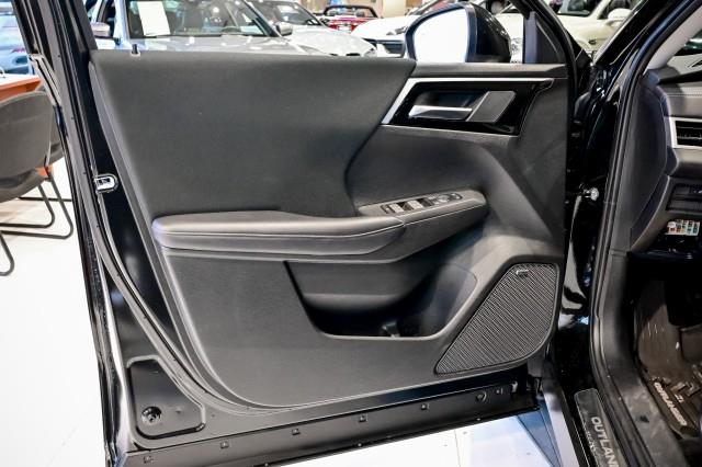 Mitsubishi Outlander  2025