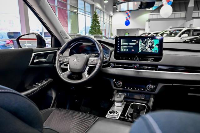 Mitsubishi Outlander  2025