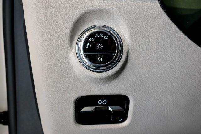 Mercedes-Benz C-Class  2023