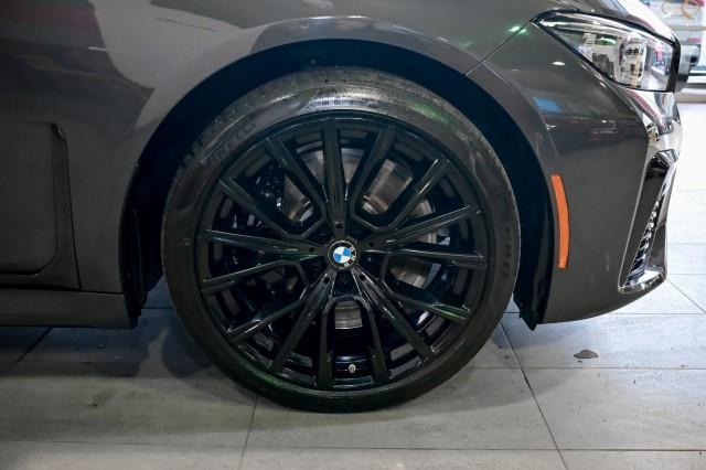 BMW 7-Series  2022