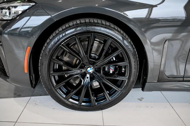 BMW 7-Series  2022