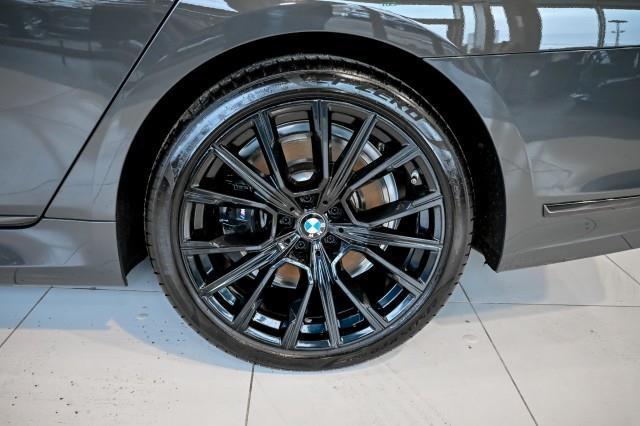 BMW 7-Series  2022