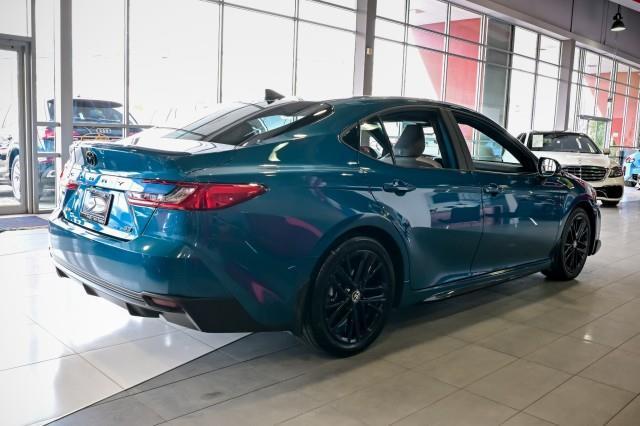 Toyota Camry Hybrid  2025