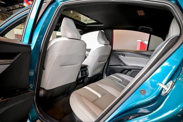 Toyota Camry Hybrid  2025