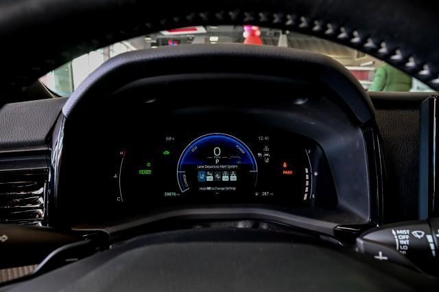 Toyota Camry Hybrid  2025