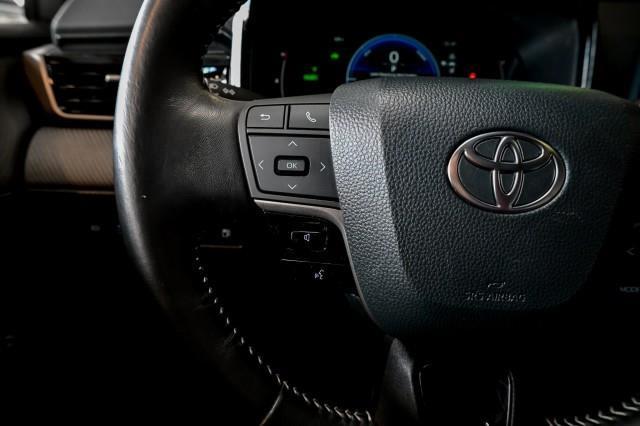 Toyota Camry Hybrid  2025
