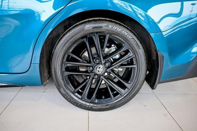 Toyota Camry Hybrid  2025