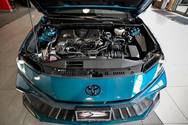 Toyota Camry Hybrid  2025