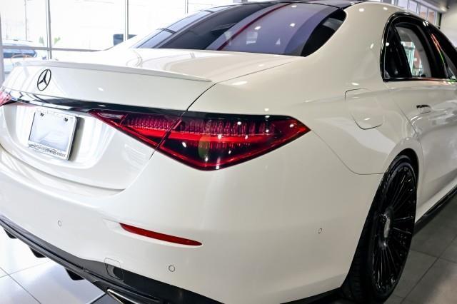 Mercedes-Benz S-Class  2022