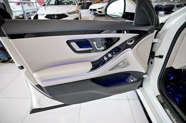 Mercedes-Benz S-Class  2022