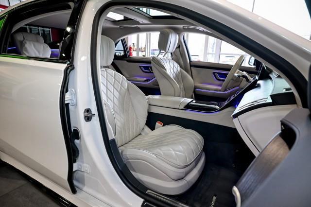 Mercedes-Benz S-Class  2022