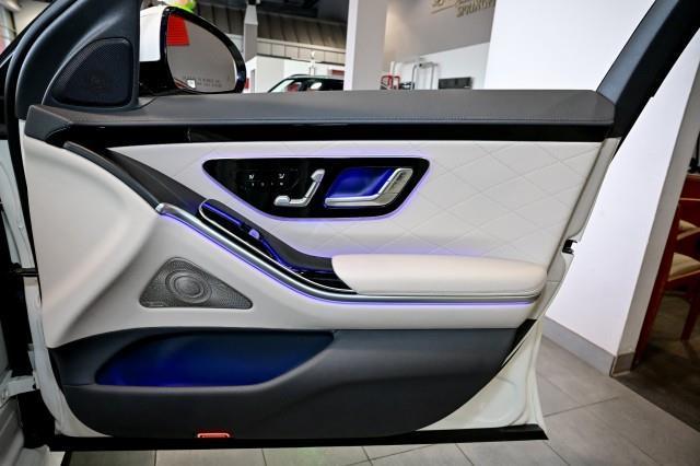 Mercedes-Benz S-Class  2022