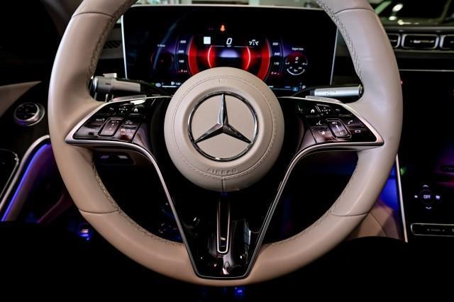 Mercedes-Benz S-Class  2022