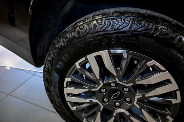 Chevrolet Suburban  2025