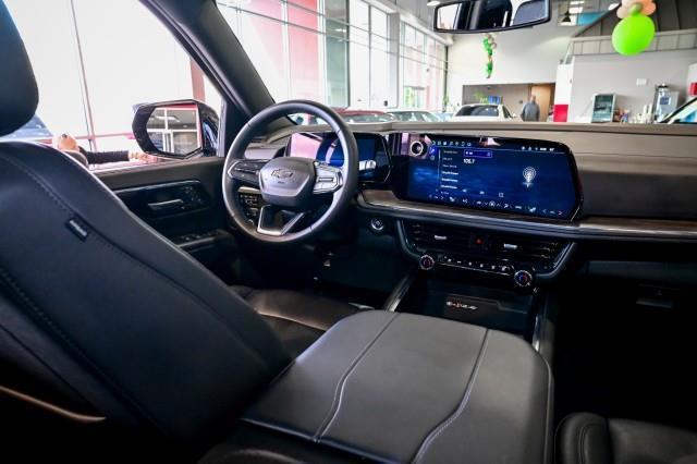 Chevrolet Suburban  2025